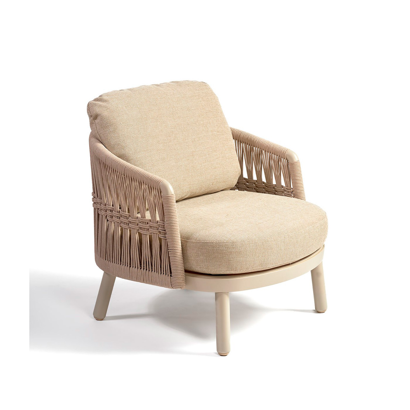 Sillón redondo de exterior en aluminio y cuerda.