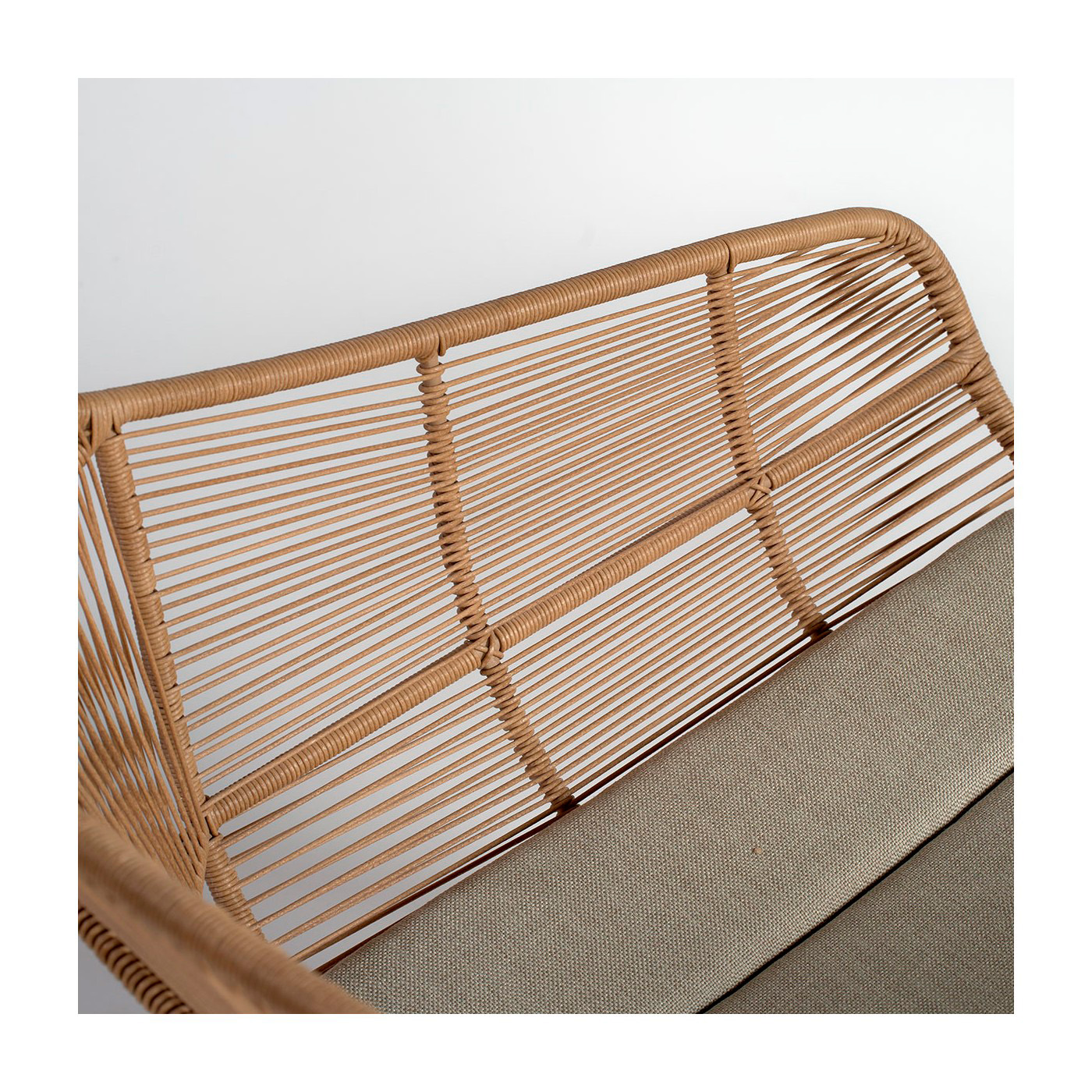 Sillón de ratán sintético bajo color natural 64,5x73,5x78,5 - Imagen 3